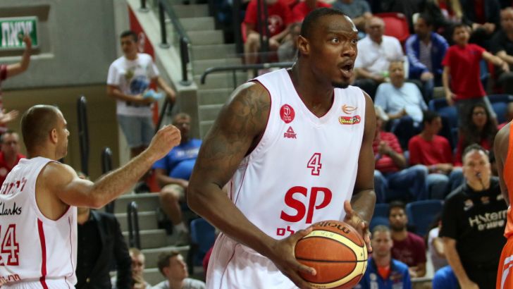 גייטס. כדור השלג נעצר