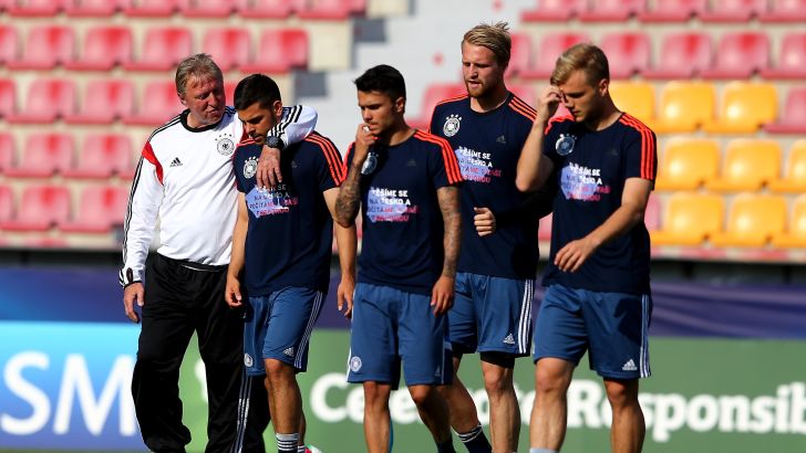 שחקני גרמניה בהכנות לטורניר. יפתחו עם הצהרה?