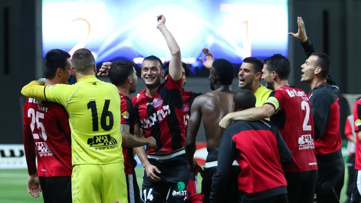 שחקני הפועל חיפה בטירוף. קרובים להישארות