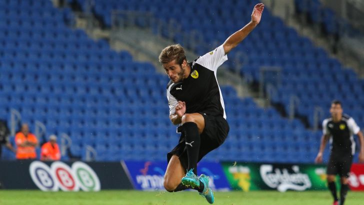 חוזה לא קטן. דה לוקאס