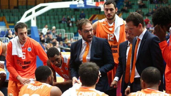 שחקני מכבי ראשלצ. מתכוננים במלוא הרצינות