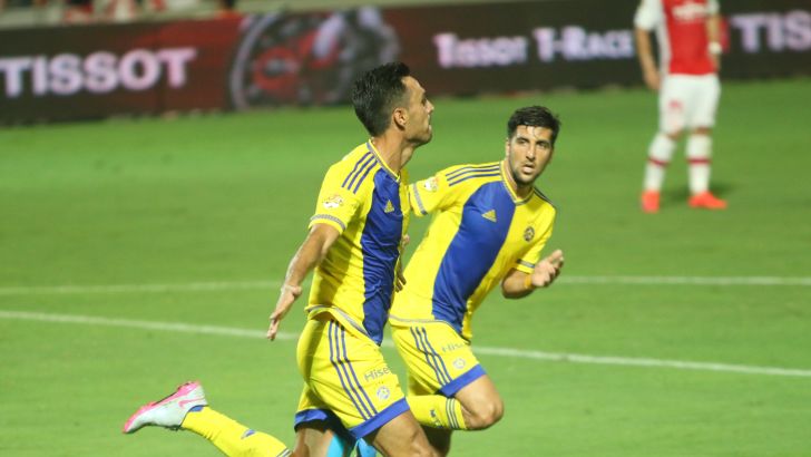 ריקן. נמצא במקום הנכון בזמן הנכון