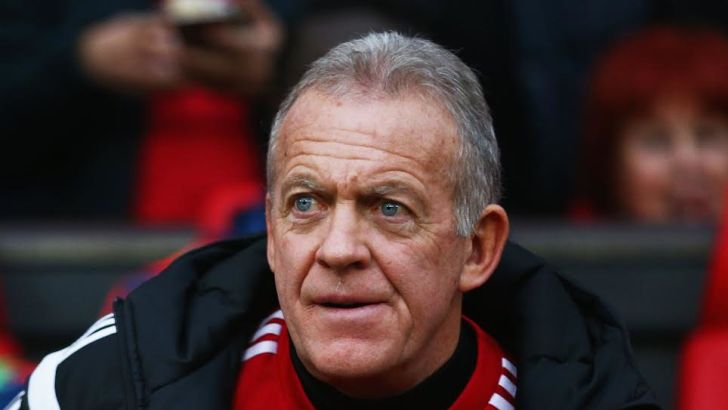 קרטיס. זכה באמון