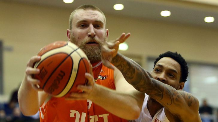 ניצח את האקסית. נסטרנקו מקדים את פאלמר