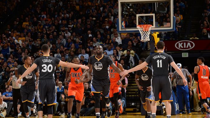 קרי והחברים. 40 ניצחונות רצופים בבית