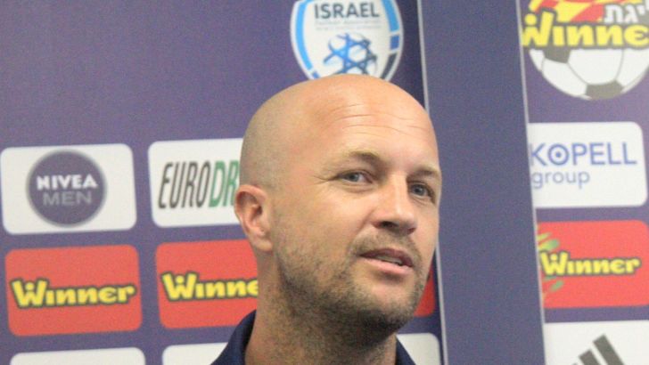 קרויף. נדהמתי שחדר ההלבשה של יונייטד קטן משל ברצלונה