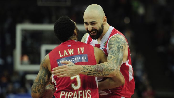 אנטיץ'. ישוב לשתף פעולה עם סלוקאס