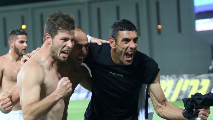 גורש חוגג הישארות. סומן לו מחליף