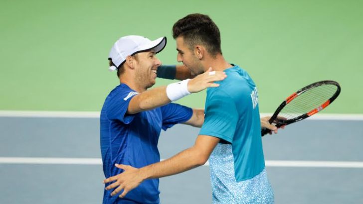 סלע ופתאל מאושרים. 0