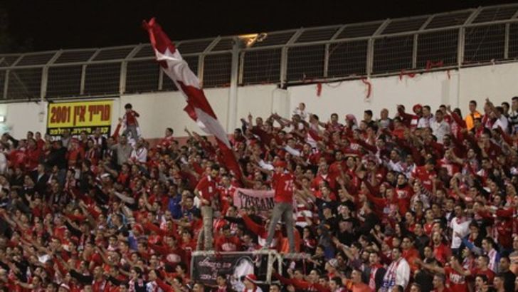 אוהדי הפועל בש. מסתערים על המנויים