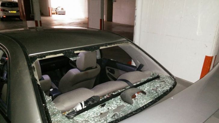 הרכב המנופץ ביפו