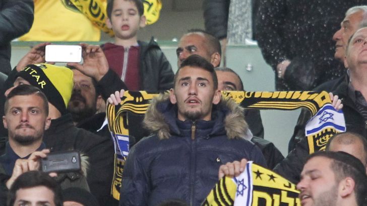 אצילי ביציע. יושעה גם בהמשך?