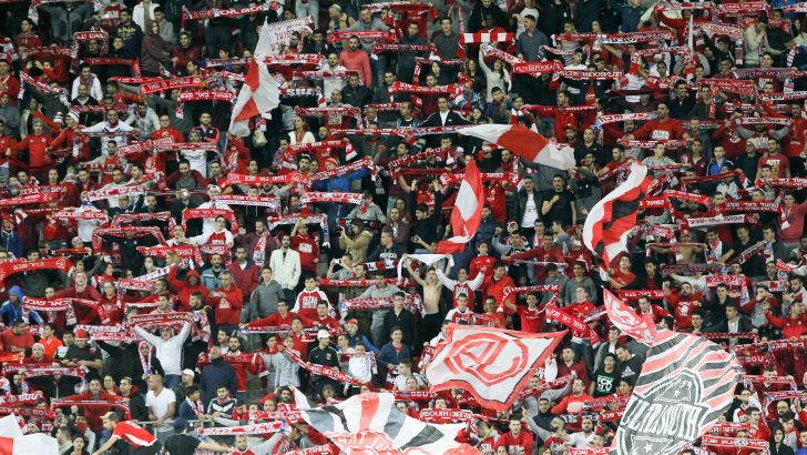 אוהדי בש חוגגים