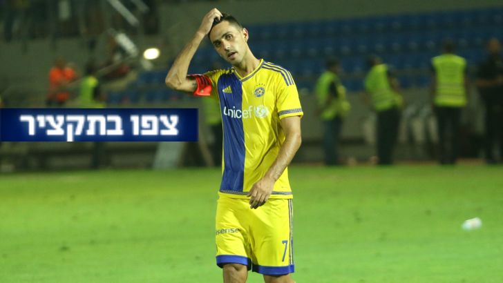 זהבי תופס את הראש. בדרך החוצה מהמפעל