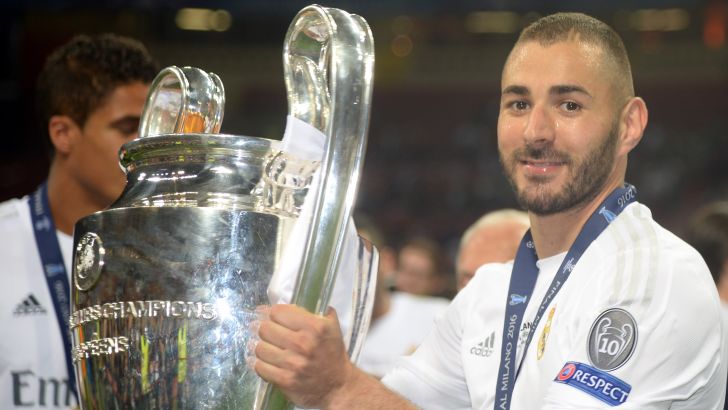 אולי השיקול לאי הכללתו של בנזמה היא עליית מפלגת הימין בצרפת?