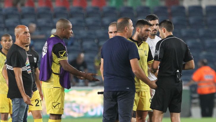 אכזבה בבירה