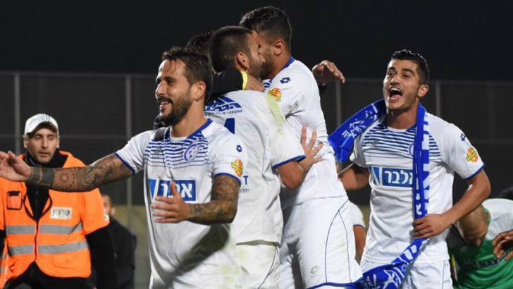 אפשר לפתוח את השמפניות