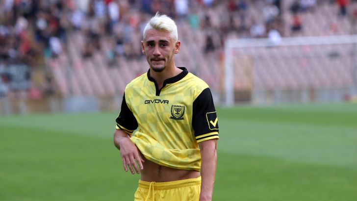 אצילי. הצטיין מול טוזלה