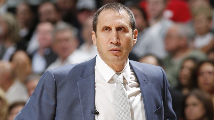 בלאט. ימתין על הספסל להזדמנות?