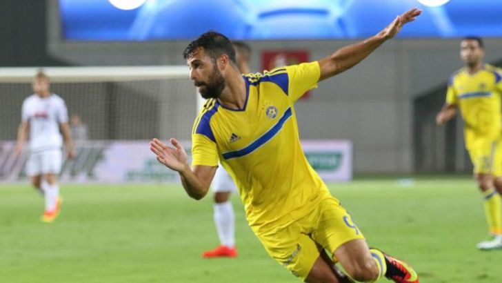 בן בסט. יישאר בצהוב או יעבור ללבן כחול?