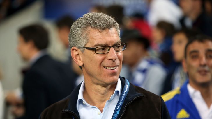 גולדהאר. מתייעץ עם אנגלידיס