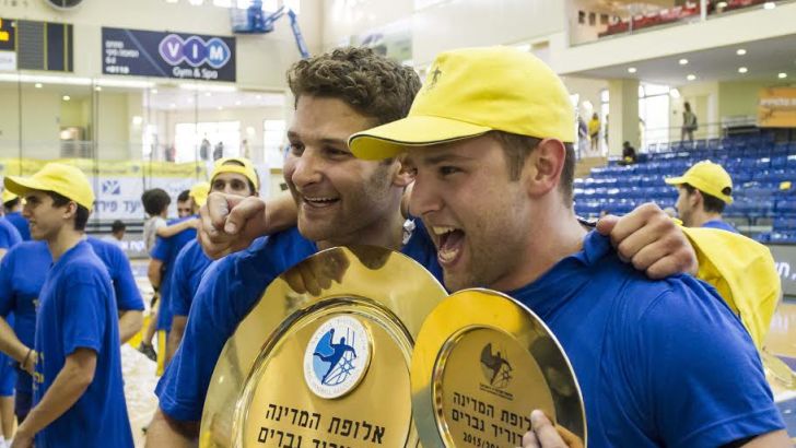 האחים פומרנץ וצלחת האליפות בעונה שעברה