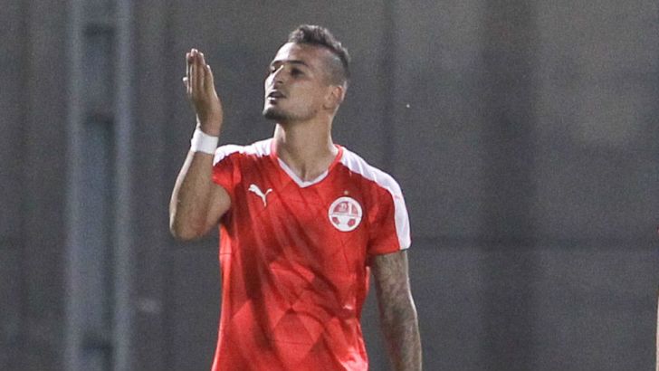 המאמן מאמין בו. בוזגלו