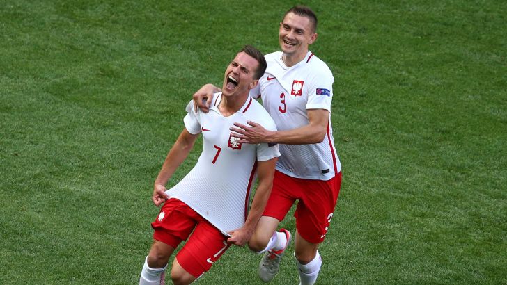 העניק ניצחון ראשון לפולין