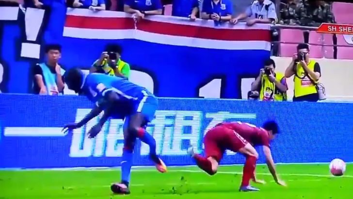 הרגל המרוסקת של דמבה בה