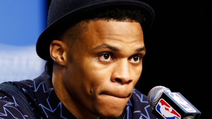 ווסטברוק. לא מסתכל על הקבוצה השניה