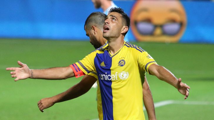 זהבי. הוא לא מאמין וגם אנחנו