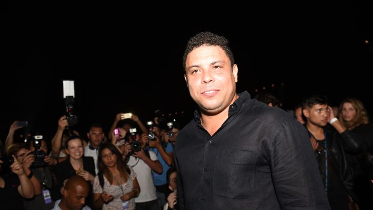 חוזר לייצג את הלבנים