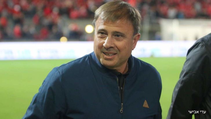 לבסוף נבחר פה אחד. אלישע לוי