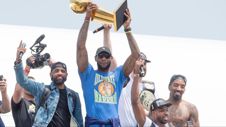 לברון מתגאה באליפות