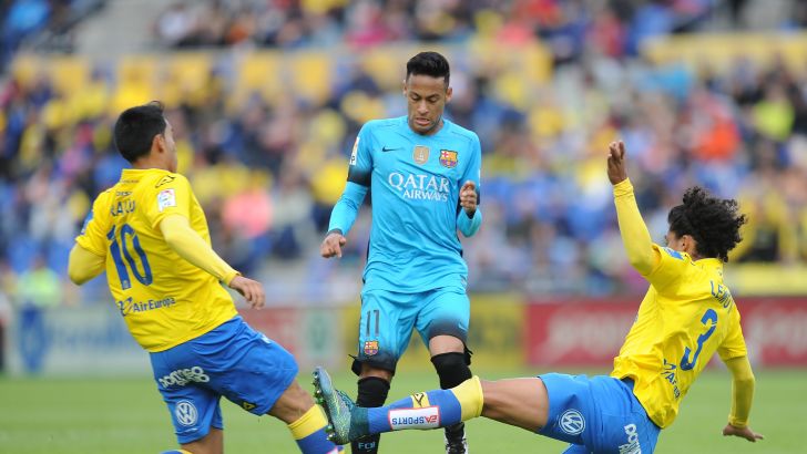 למוס עוצר את ניימאר