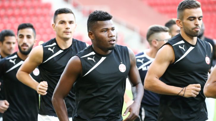 מבחן מנטאלי. שחקני בש