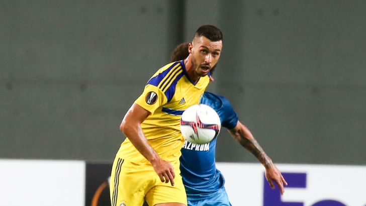 מדוניאנין. מחזיק בשתי הצעות מרוסיה