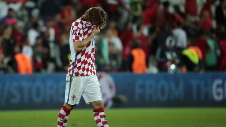 מודריץ' מתקשה לעצור את הדמעות בלאנס