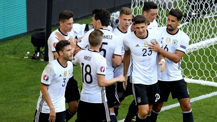 מחכה לספרד או לאיטליה