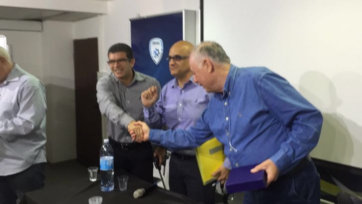 מנכל איגוד השופטים יריב טפר יחד עם דני דבורין