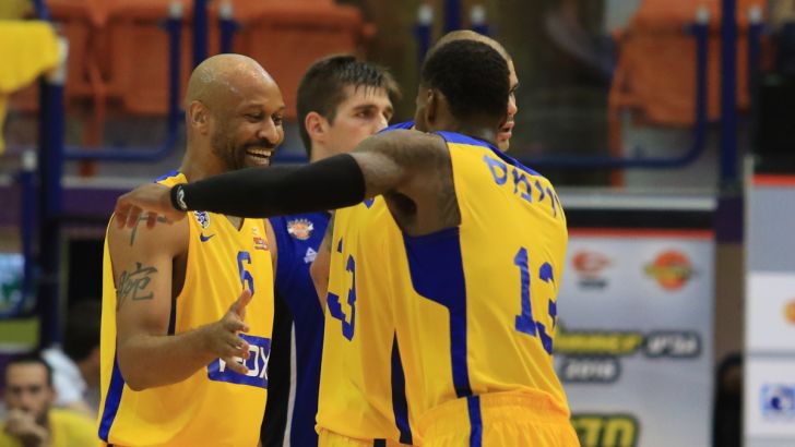 נשמו לרווחה. ווימס וסמית' חוגגים