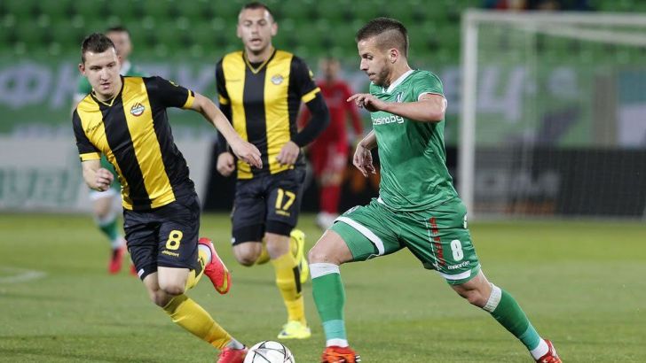 סאשה לוקאס במדי קבוצתו הבולגרית