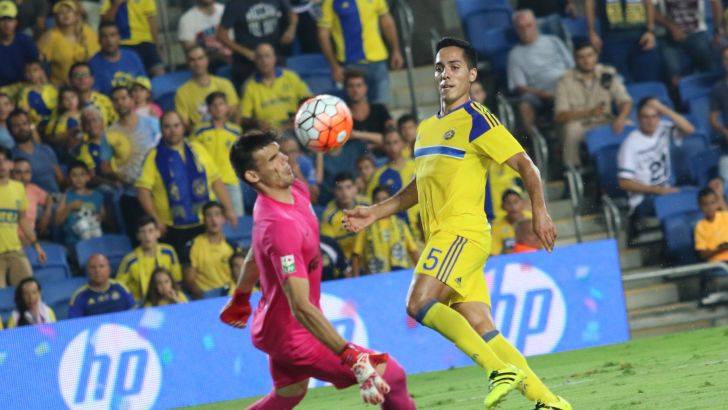 סקאריונה כובש את הראשון בצהוב