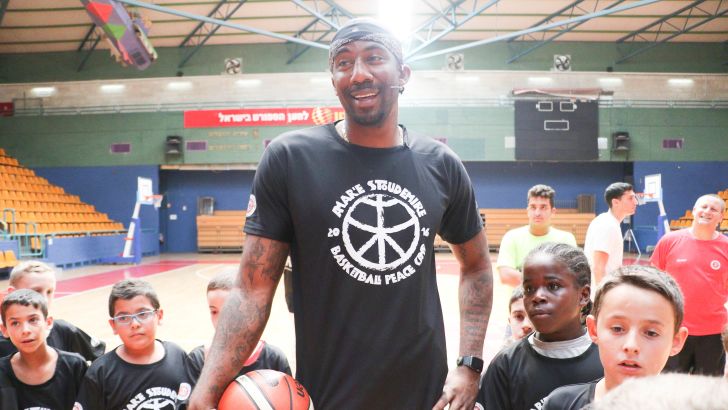 קיבל את הגופיה מספר 1. סטודמאייר