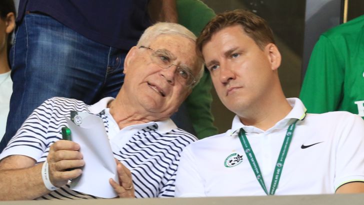 קרלסן ושחר. הנורבגי הפך במהרה לאחראי