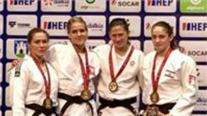 רותם שור עם המנצחות