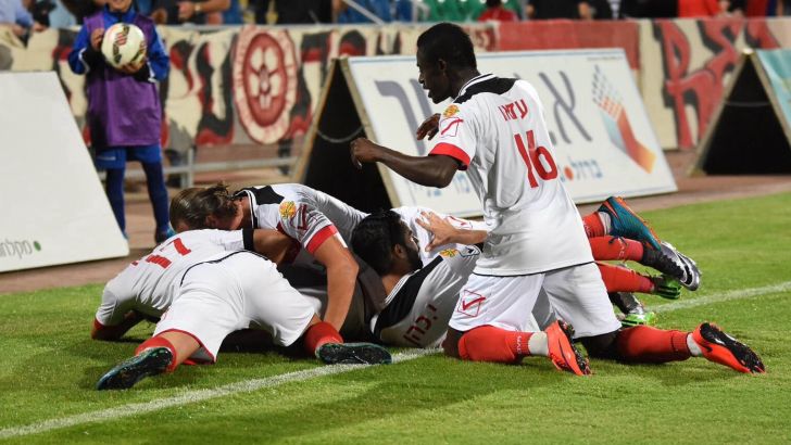 שחקני נצרת עילית חוגגים