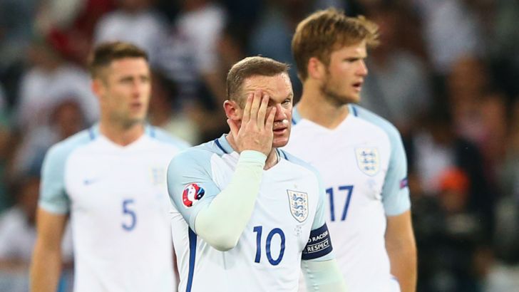 שלושת האריות שוב התבזו ועפו הביתה מוקדם