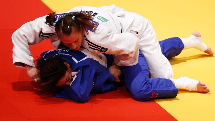 שלזינגר. שלוש משלוש