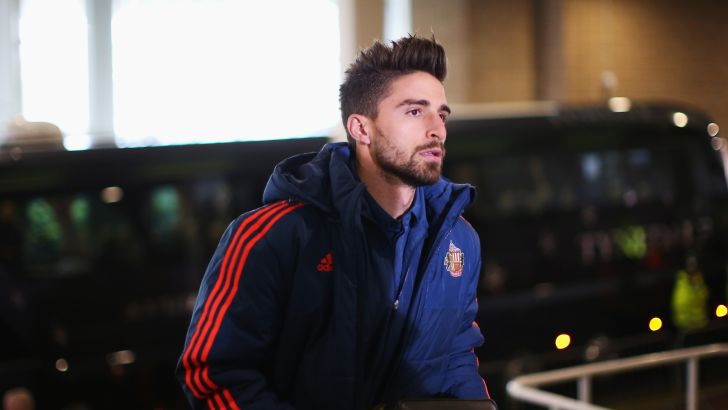 שרד עם סנדרלנד וזכה לזימון ראשון תחת קונטה